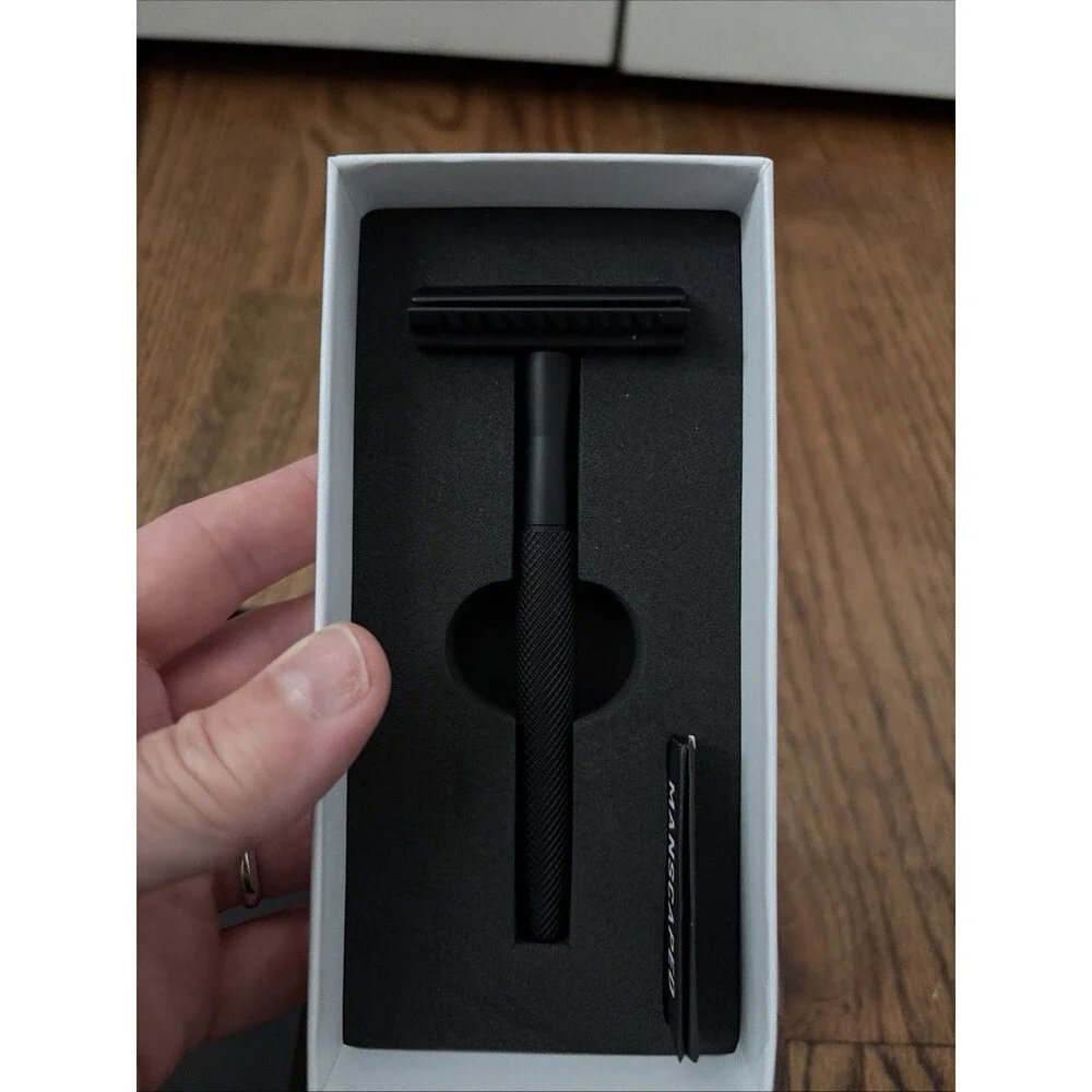 MANSCAPED® The Plow™ 2.0 Premium Single Blade Double-Edged Safety Face Razor